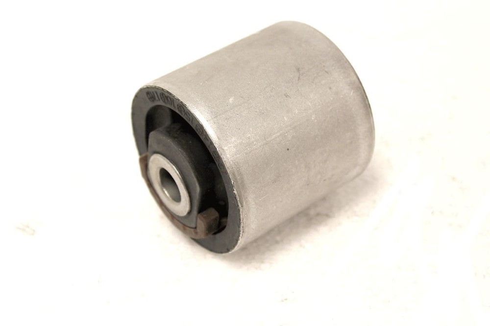 JLM21535 Control arm bushing