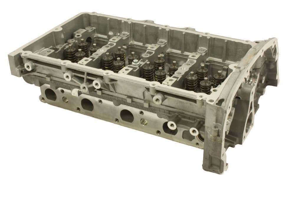 LR037049 CYLINDER HEAD